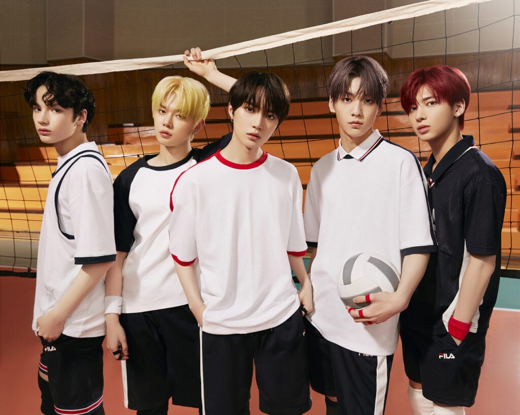 TXT (Tomorrow X Together) 투모로우바이투게더